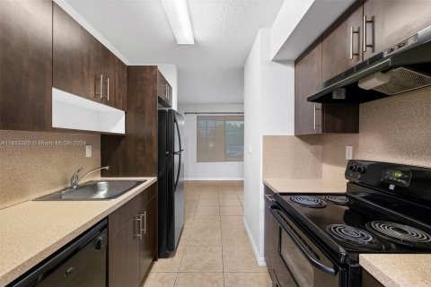 Apartamento en alquiler en Miami Springs, Florida, 1 dormitorio № 1348020 - foto 4