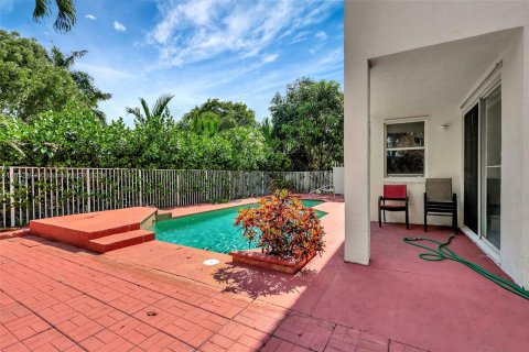 Casa en venta en Lake Worth, Florida, 5 dormitorios, 283.72 m2 № 1347925 - foto 16