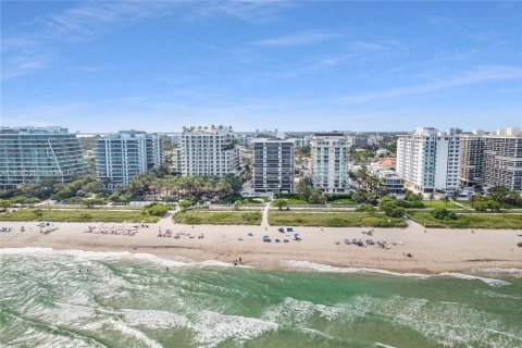 Copropriété à vendre à Surfside, Floride: 2 chambres, 108.7 m2 № 1167983 - photo 19