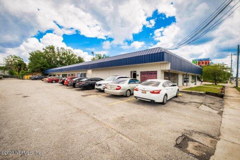 Propiedad comercial en venta en Jacksonville, Florida, 871.42 m2 № 767782 - foto 3