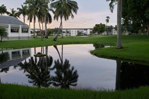 Copropriété à vendre à Coconut Creek, Floride: 2 chambres, 103.96 m2 № 1358511 - photo 4