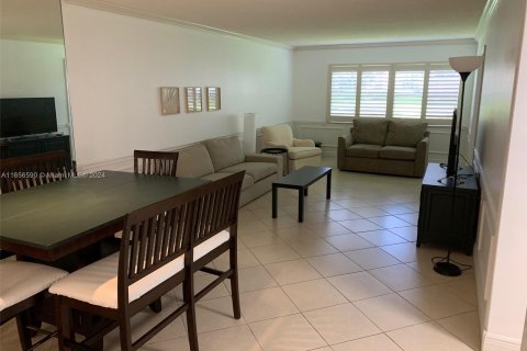 Condo in Coconut Creek, Florida, 2 bedrooms  № 1358511 - photo 12