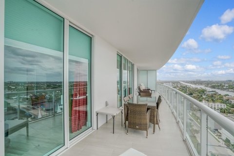Condominio en venta en Pompano Beach, Florida, 2 dormitorios, 133.69 m2 № 880902 - foto 20