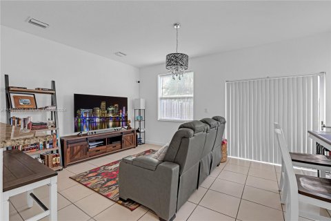 Touwnhouse à vendre à Cutler Bay, Floride: 2 chambres, 135.45 m2 № 1095111 - photo 12