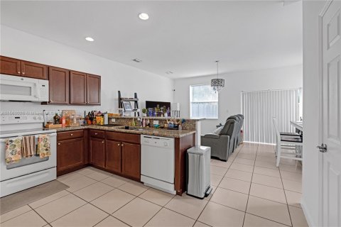 Touwnhouse à vendre à Cutler Bay, Floride: 2 chambres, 135.45 m2 № 1095111 - photo 8