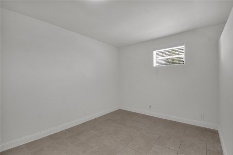 Immobilier commercial à vendre à Hollywood, Floride: 248.33 m2 № 1147056 - photo 29