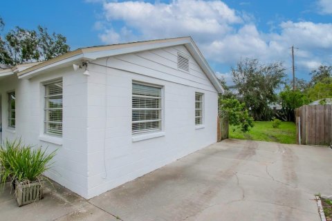 Casa en venta en Tampa, Florida, 2 dormitorios, 86.31 m2 № 1407437 - foto 4