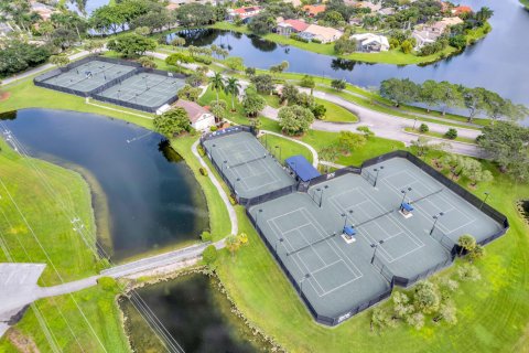 Villa ou maison à vendre à Boca Raton, Floride: 4 chambres, 209.87 m2 № 759141 - photo 1