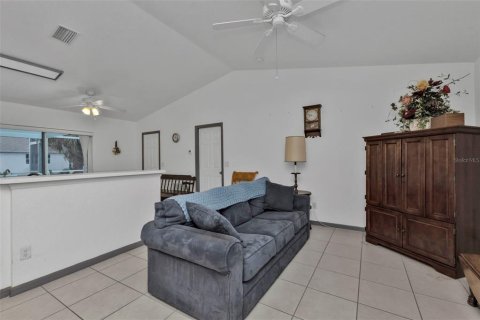 House in Punta Gorda, Florida 3 bedrooms, 96.62 sq.m. № 1429063 - photo 8