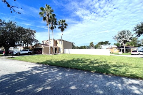 House in Deerfield Beach, Florida 4 bedrooms, 174.1 sq.m. № 868512 - photo 23