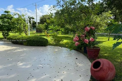 Casa en venta en Miami, Florida, 6 dormitorios, 487.09 m2 № 1329651 - foto 25