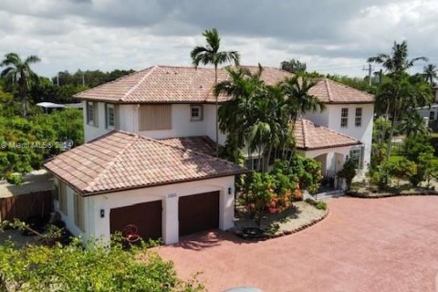 Villa ou maison à vendre à Miami, Floride: 6 chambres, 487.09 m2 № 1329651 - photo 5