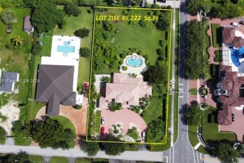 House in Miami, Florida 6 bedrooms, 487.09 sq.m. № 1329651 - photo 28