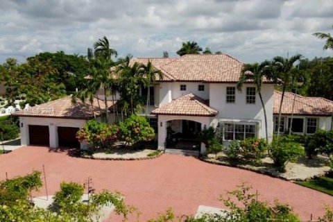 Villa ou maison à vendre à Miami, Floride: 6 chambres, 487.09 m2 № 1329651 - photo 4