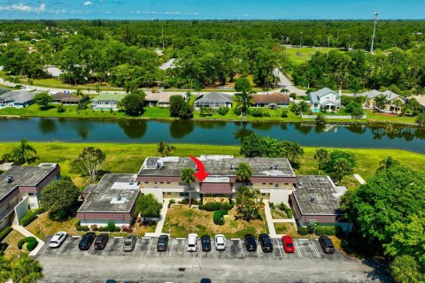 Copropriété à vendre à Royal Palm Beach, Floride: 2 chambres, 101.08 m2 № 1223158 - photo 10