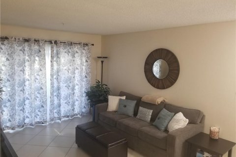 Condo in Boynton Beach, Florida, 2 bedrooms  № 1146260 - photo 16