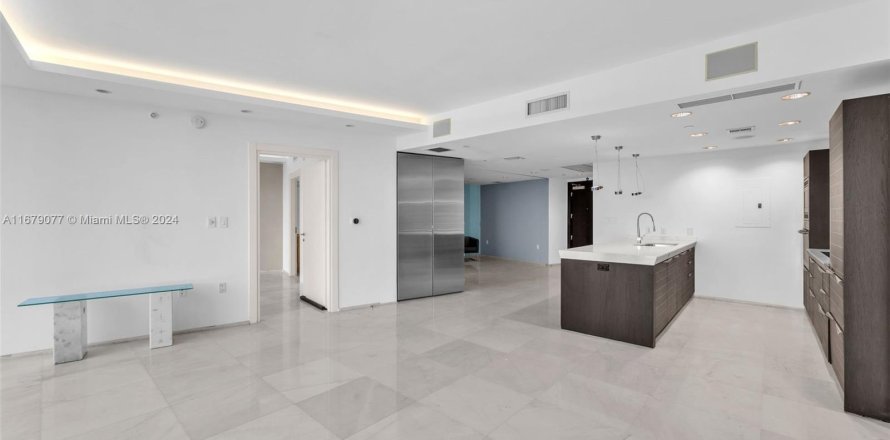 Condominio en Miami, Florida, 2 dormitorios  № 1409047