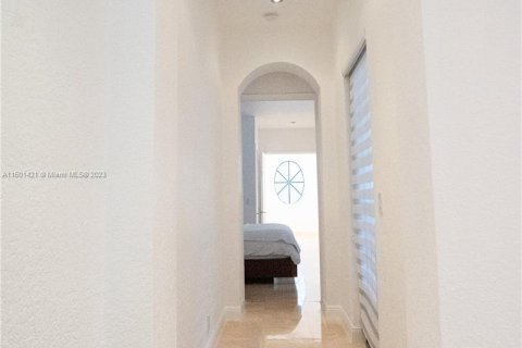 Villa ou maison à vendre à Fort Lauderdale, Floride: 5 chambres, 242.66 m2 № 911129 - photo 7