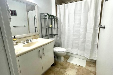Condominio en venta en North Bay Village, Florida, 2 dormitorios, 116.22 m2 № 911079 - foto 10