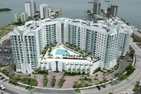 Condominio en venta en North Bay Village, Florida, 2 dormitorios, 116.22 m2 № 911079 - foto 12