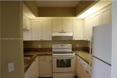 Condominio en venta en Pembroke Pines, Florida, 1 dormitorio, 78.04 m2 № 983294 - foto 4