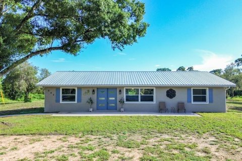 House in Sebring, Florida 3 bedrooms, 172.33 sq.m. № 1313653 - photo 2