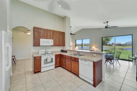 Villa ou maison à vendre à Punta Gorda, Floride: 3 chambres, 170.2 m2 № 1126370 - photo 14
