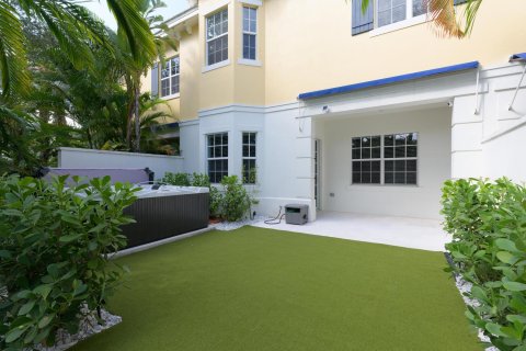 Touwnhouse à vendre à North Palm Beach, Floride: 3 chambres, 233.09 m2 № 850001 - photo 10