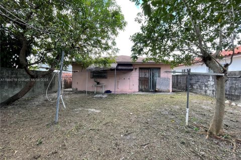 House in Miami, Florida 3 bedrooms, 138.8 sq.m. № 1427327 - photo 3