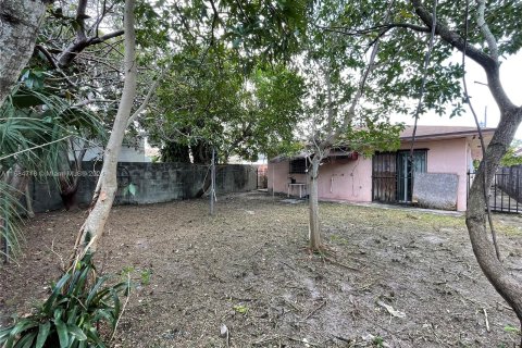 House in Miami, Florida 3 bedrooms, 138.8 sq.m. № 1427327 - photo 2