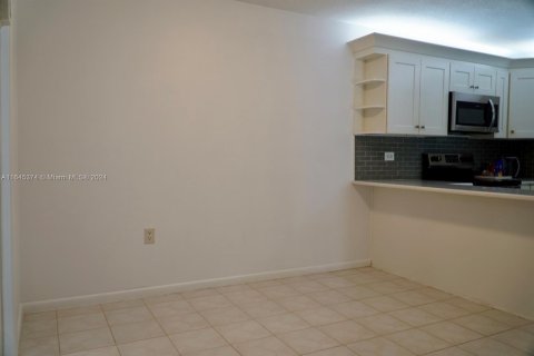 Townhouse in Palm Beach Gardens, Florida 2 bedrooms, 138.24 sq.m. № 1330700 - photo 7