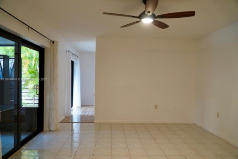 Townhouse in Palm Beach Gardens, Florida 2 bedrooms, 138.24 sq.m. № 1330700 - photo 3