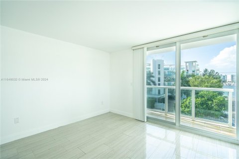 Propiedad comercial en venta en Miami Beach, Florida № 1330603 - foto 4