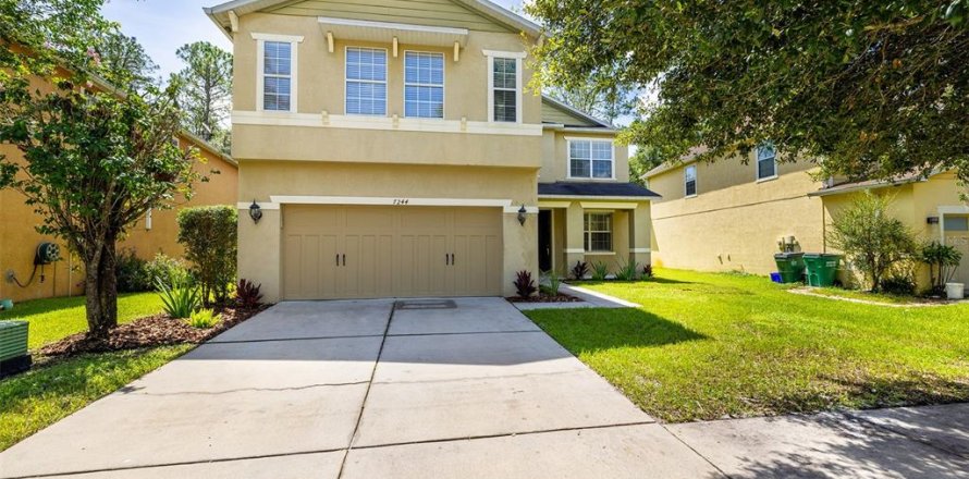 House in Wesley Chapel, Florida 5 bedrooms, 322.74 sq.m. № 1349202