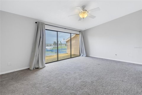 Adosado en venta en Treasure Island, Florida, 2 dormitorios, 171.4 m2 № 1303691 - foto 14