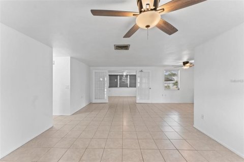 Villa ou maison à vendre à New Port Richey, Floride: 2 chambres, 101.08 m2 № 1303890 - photo 8