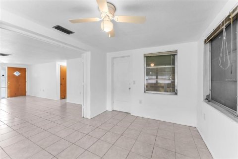 Villa ou maison à vendre à New Port Richey, Floride: 2 chambres, 101.08 m2 № 1303890 - photo 25