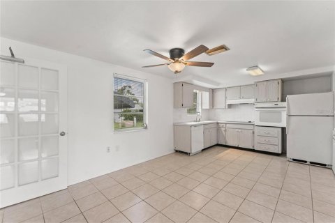 Villa ou maison à vendre à New Port Richey, Floride: 2 chambres, 101.08 m2 № 1303890 - photo 11