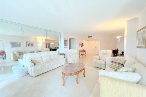 Condo in Fort Lauderdale, Florida, 2 bedrooms  № 987203 - photo 10