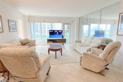 Condo in Fort Lauderdale, Florida, 2 bedrooms  № 987203 - photo 3