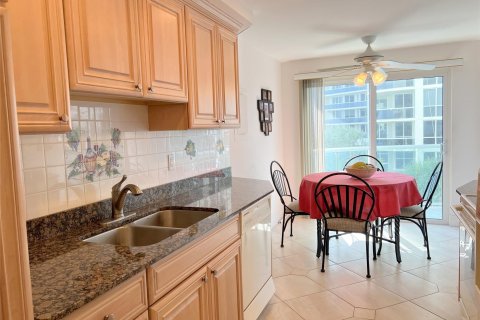 Condo in Fort Lauderdale, Florida, 2 bedrooms  № 987203 - photo 19