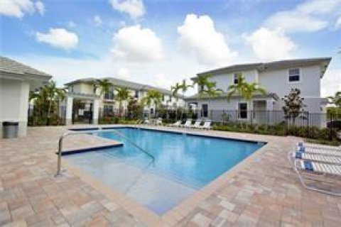 Townhouse in Coconut Creek, Florida 3 bedrooms, 176.05 sq.m. № 1210471 - photo 2