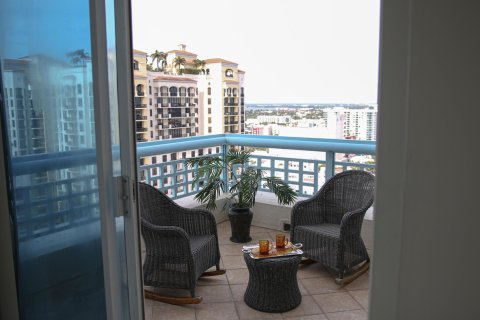 Condo in West Palm Beach, Florida, 2 bedrooms  № 959241 - photo 27