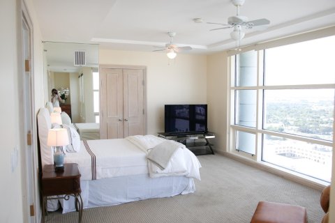 Condo in West Palm Beach, Florida, 2 bedrooms  № 959241 - photo 12