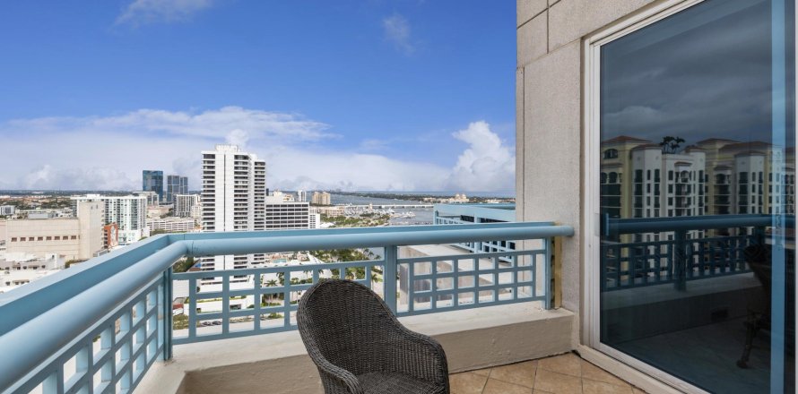 Condo in West Palm Beach, Florida, 2 bedrooms  № 959241