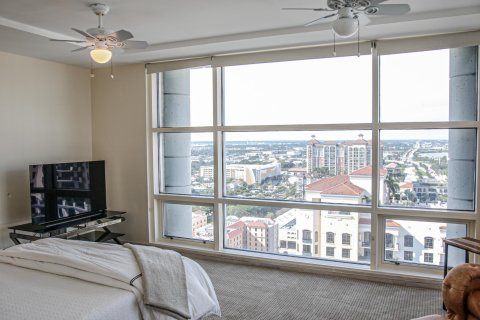 Condo in West Palm Beach, Florida, 2 bedrooms  № 959241 - photo 13