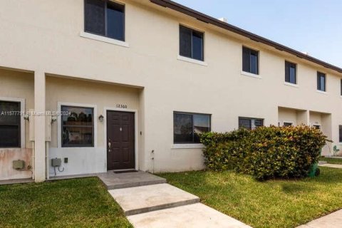 Townhouse in Homestead, Florida 3 bedrooms, 143.07 sq.m. № 1147395 - photo 13