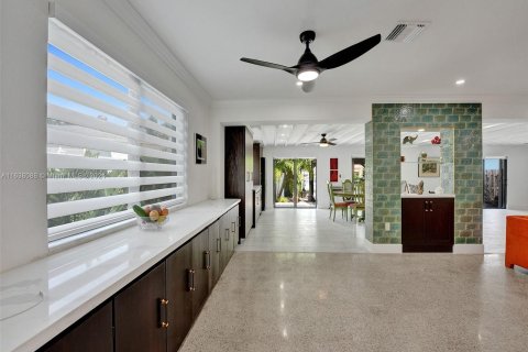 House in Fort Lauderdale, Florida 2 bedrooms, 174.1 sq.m. № 1309920 - photo 23