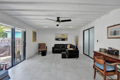 House in Fort Lauderdale, Florida 2 bedrooms, 174.1 sq.m. № 1309920 - photo 13