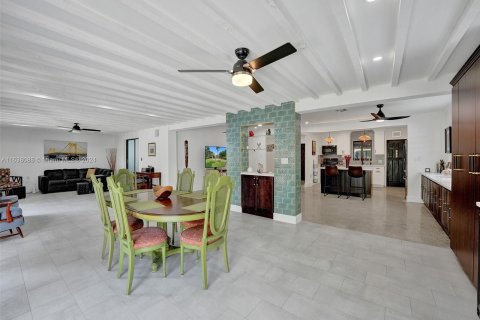 House in Fort Lauderdale, Florida 2 bedrooms, 174.1 sq.m. № 1309920 - photo 18